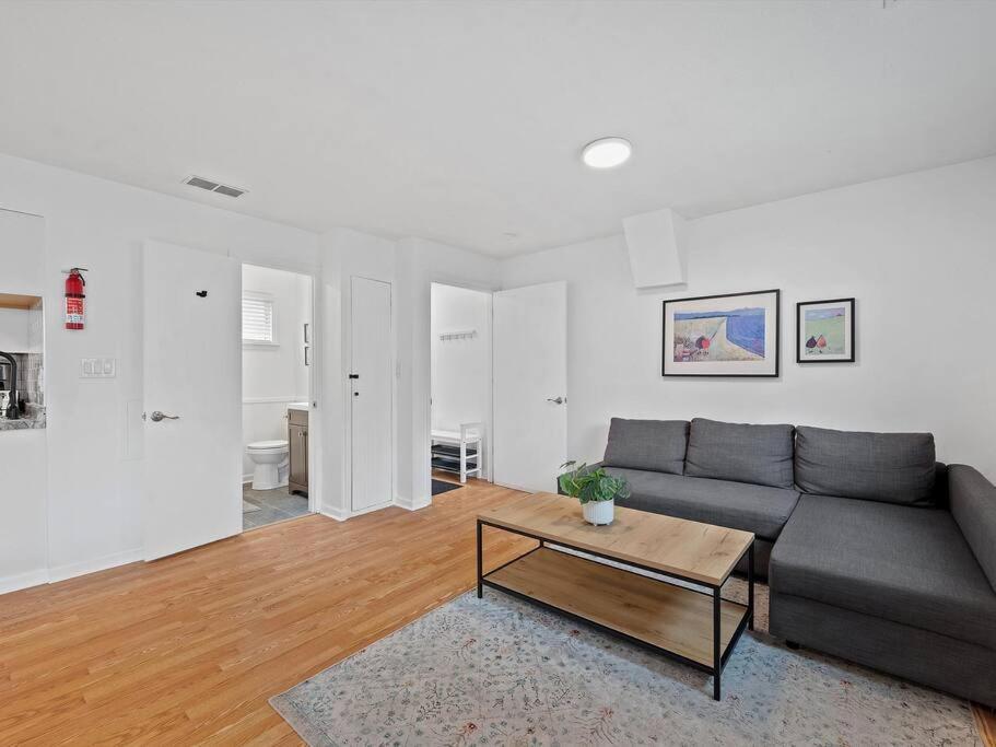 Bright, Quiet And Modern 1bdr In Millvale, Lawrenceville Pittsburgh